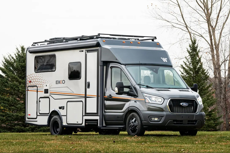 Nhà di động Winnebago Ekko (motorhome) được phát triển dựa trên nền tảng của chiếc  Ford Transit AWD 2020 mới. Phương tiện này có giá khởi điểm 163.662 USD ( khoảng hơn 3,8 tỷ đồng) và bắt đầu có mặt trên thị trường vào đầu năm 2021.