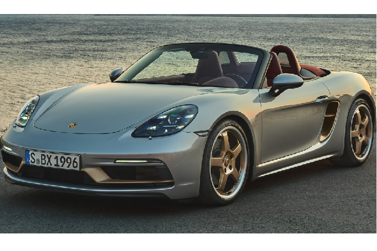  Porsche Boxster thể thao được giới thiệu lần đầu tiên vào năm 1996, dòng xe này đã giúp Porsche vực dậy sau những biến cố xảy ra vào những năm 90. Trong giai đoạn 1996-2003, đây là mẫu xe bán chạy nhất của Porsche trước khi Cayenne xuất hiện. Để kỷ niệm 25 năm ra mắt mẫu xe này, hãng xe Đức đã giới thiệu phiên bản giới hạn Boxster 25 Years.