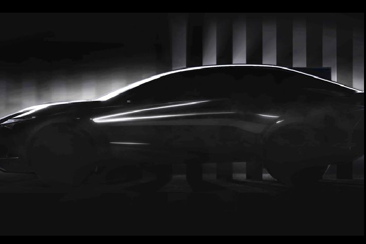 Mới đây, Lexus đã tiết lộ những hình ảnh teaser mới nhất của EV Concept - mẫu xe sẽ cho chúng ta xem trước thế hệ tiếp theo của xe Lexus. Có thể thấy chiếc  Lexus EV hoàn toàn mới sở hữu kiểu dáng thanh lịch với đường vai cao, cửa sổ phía sau ngắn, gương chiếu hậu ngoài nhỏ (có lẽ là loại camera hiện đại) và khoảng sáng gầm xe khá cao.