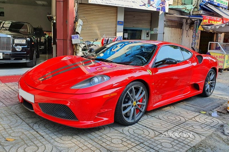 Là chiếc  Ferrari F430 Scuderia thứ hai về nước, siêu xe này từng thuộc sở hữu của một doanh nhân Hải Phòng, người chủ cũ đã giữ gìn xe rất cẩn thận nên chiếc xe hơn 14 năm tuổi mới được chỉn chu như vậy.