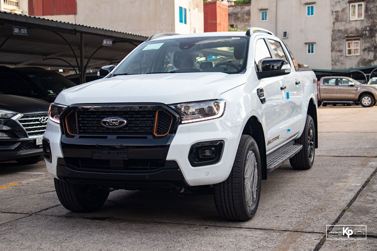 Mới đây, Ford Việt Nam mới đây đã chính thức xuất xưởng lô xe  Ford Ranger 2021 lắp ráp đầu tiên trong nước. Ford Ranger lắp ráp xuất xưởng cũng ghi dấu cột mốc đánh nhớ của "ông vua" xe bán tải khi xe đã có mặt tại Việt Nam tròn 20 năm với hơn 100.000 xe được giao đến khách hàng.