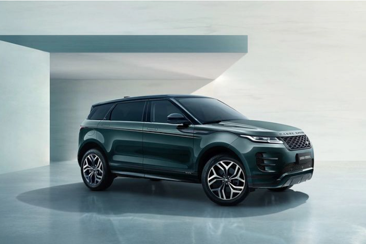  Range Rover Evoque L 2021 mới đã âm thầm ra mắt thị trường Trung Quốc từ cuối tháng trước, xe có kích thước dài x rộng x cao lần lượt là 4.531 x 1.904 x 1.650 mm và chiều dài cơ sở 2.841 mm.