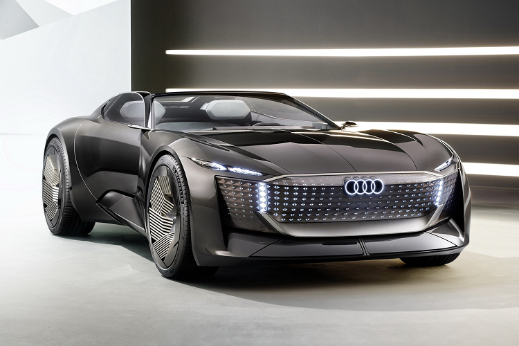  Audi Skysphere hoàn toàn mới là một trong ba mẫu concept mà hãng xe đến từ Đức sẽ giới thiệu trong thời gian tới. Skysphere có thể biến đổi giữa một chiếc grand tourer vận hành tự động đầy tiện nghi, hoặc một chiếc xe hiệu suất cao hạng sang.