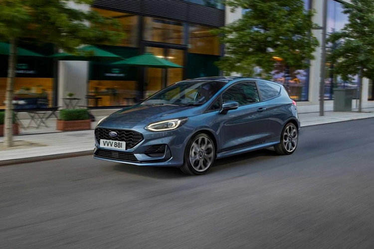 Cách đây vài ngày, hãng Ford đã tung ra phiên bản 2022 của dòng xe hatchback cỡ nhỏ Fiesta ở thị trường châu Âu. Trong dòng  Ford Fiesta 2022 mới ra mắt tại lục địa già, có cả phiên bản thương mại mang tên Van.