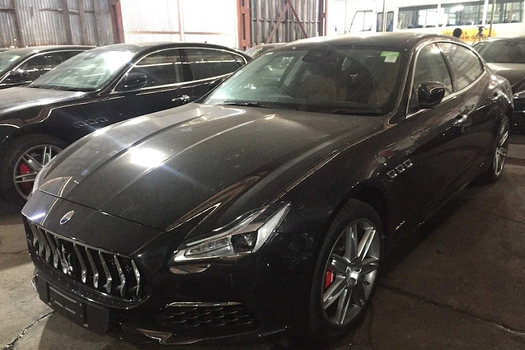 Vào năm 2018, chính phủ Papua New Guinea đã nhập khẩu dàn xe gồm 40 chiếc Maserati Quattroporte về nước để phục vụ Hội nghị Hợp tác Kinh tế Châu Á - Thái Bình Dương (APEC). Theo một số nguồn tin, chính phủ nước này đã mua những chiếc  Maserati Quattroporte hạng sang với giá hơn 500.000 Kina/xe (khoảng 3,2 tỷ đồng).