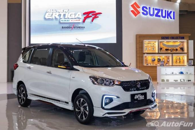 Đúng như thông tin từ trước đó, trong triển lãm Ô tô Quốc tế Gaikindo Indonesia (GIIAS) 2021, hãng Suzuki đã chính thức vén màn phiên bản mới của dòng MPV 7 chỗ Ertiga. Phiên bản đặc biệt này được gọi bằng cái tên đầy đủ là  Suzuki Ertiga Sport Finest Form 2022 (FF). Đúng như tên gọi, mẫu xe này vốn được phát triển dựa trên Suzuki Ertiga Sport cũ.