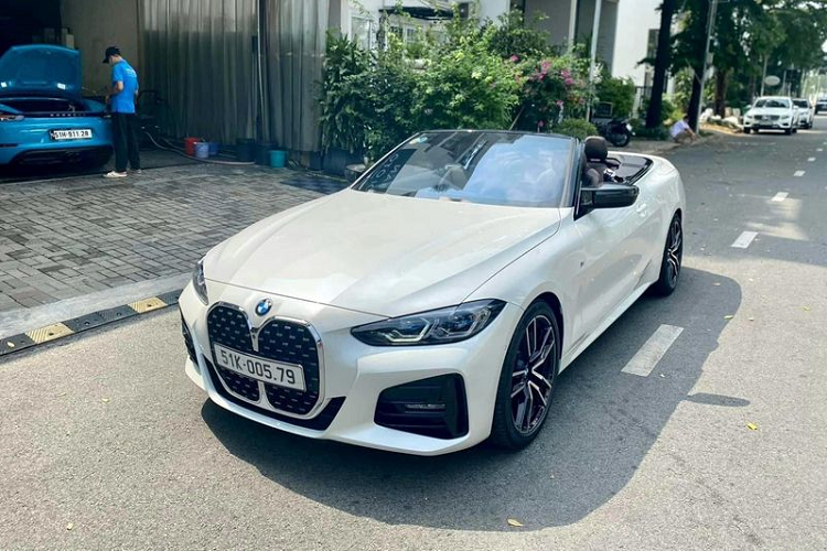 Theo đó, chiếc  BMW 430i Convertible M Sport 2021 mới này vừa đăng ký cách đây một tháng và hiện đang được chào bán với giá 3,45 tỷ đồng, đắt hơn 231 triệu đồng so với giá niêm yết của mẫu xe thể thao này.