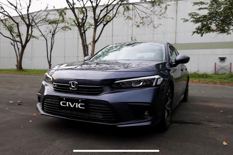 Ngay trước thềm ra mắt chính thức vào ngày tại Việt Nam vào giữa tháng 2 này, mẫu xe  Honda Civic G 2022 mới tiếp tục bị rò rỉ thông tin và hình ảnh. Xe sẽ tiếp tục cạnh tranh với Mazda 3, Kia K3, Hyundai Elantra... và Toyota Corolla Altis mới cũng sắp ra mắt Việt Nam.