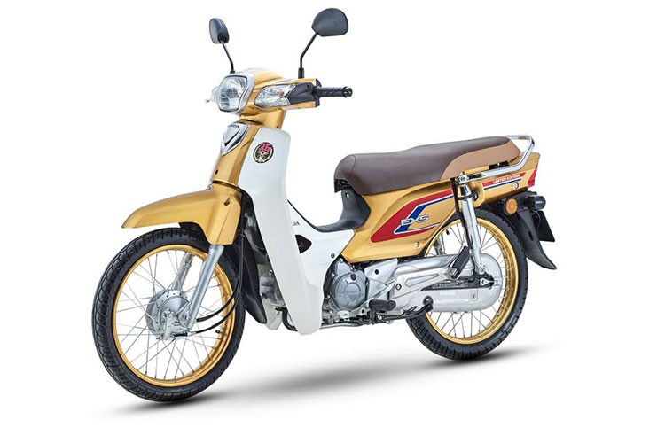 Mẫu xe máy  Honda Dream EX5 35th Anniversary mới ra mắt tại thị truòng Malaysia có tông màu đặc biệt Extravagant Gold Metallic với bộ tem mang dấu ấn kỷ niệm 35 năm.