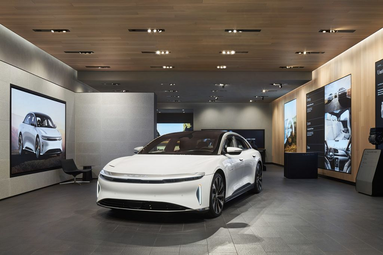 Electrify - công ty cung cấp các trạm sạc, đang hợp tác với Lucid Motors - hãng sản xuất  xe ôtô điện Lucid Air, để cung cấp hai năm sạc nhanh miễn phí cho những khách hàng đặt xe sớm tại Canada và ba năm cho khách hàng tại Mỹ.