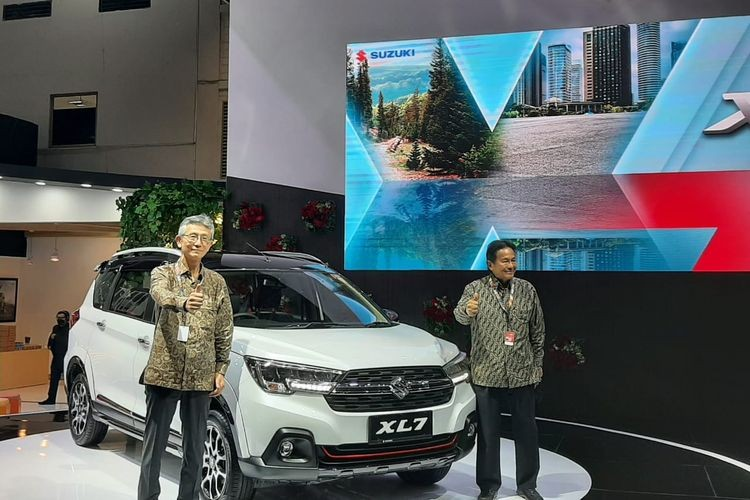 Tại triển lãm Ô tô Quốc tế Gaikindo Indonesia (GIIAS) 2021, hãng Suzuki đã chính thức vén màn Ertiga Sport FF mới. Đến nay, khi triển lãm Indonesia International Motor Show (IIMS) 2022 khai mạc, hãng Suzuki lại tiếp tục giới thiệu phiên bản FF của dòng MPV 7 chỗ XL7. Tương tự xe ở Việt Nam,  Suzuki XL7 Alpha FF 2022 mới cũng là phiên bản thể thao và mang phong cách SUV của Ertiga.