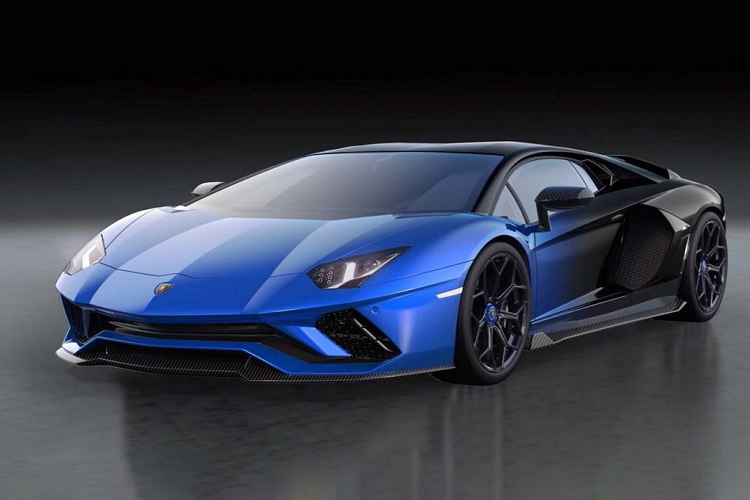 Theo kế hoạch, Lamborghini sẽ bắt đầu quá trình điện hóa toàn bộ dòng sản phẩm của mình trong năm 2023 và 2024, chấm dứt một thập kỷ đầy thành công của dòng xe thể thao Aventador. Hãng xe đến từ Ý sẽ tổ chức một buổi đấu giá cho chiếc  Lamborghini Aventador LP 780-4 Ultimae Coupé cuối cùng, bên cạnh một NFT độc nhất được ra mắt dưới sự hợp tác của nhà sản xuất âm nhạc Steve Aoki, nghệ sĩ đương đại Krista Kim và đơn vị truyền thông.