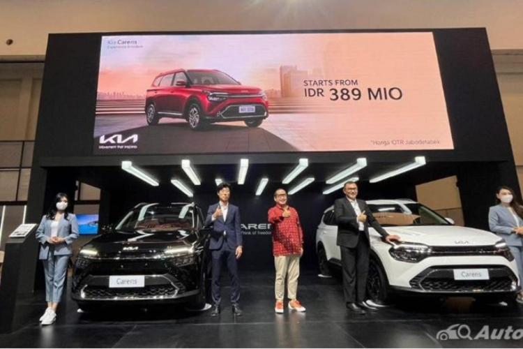 Tại triển lãm Ô tô Quốc tế Gaikindon Indonesia (GIIAS) 2022, hãng xe Hàn Quốc đã mang mẫu MPV cỡ nhỏ  Kia Carens thế hệ mới đến trưng bày và giới thiệu. Trên thực tế, đây không phải là lần đầu tiên Kia Carens 2022 được trưng bày tại Indonesia. Vào hồi tháng 3 đầu năm nay, mẫu MPV này từng xuất hiện trong sự kiện Jakarta Auto Week 2022.