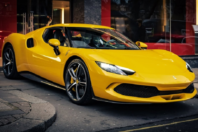 Mực dù có mặt tại đại lý chính hãng của Ferrari Việt Nam, tuy nhiên nhiều người cho rằng chiếc  siêu xe Ferrari 296 này được nhập khẩu theo diện tạm nhập tái xuất với mục đích giới thiệu tới khách hàng Việt.