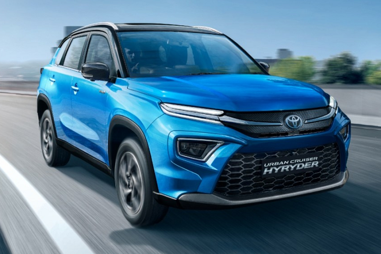  Toyota Urban Cruiser Hyryder 2022 mới đã chính thức trình làng ở thị trường Ấn Độ vào hồi đầu tháng 7 năm nay. Sau 2 tháng, mẫu SUV hạng B này mới được công bố giá bán. Theo đó tại thị trường Ấn Độ, giá xe Toyota Urban Cruiser Hyryder 2022 sẽ bán ra dao động từ 1,511 - 1,899 triệu Rupee (khoảng 446 - 506 triệu đồng). 