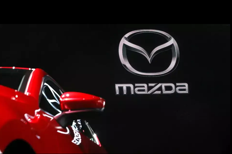 Chủ tịch kiêm Giám đốc điều hành  hãng xe ôtô Mazda - Akira Marumoto đã có những phát ngôn chính thức về chiến lược đổi mới công ty theo xu hướng điện khí hóa. Đây là điều bắt buộc phải làm nếu không muốn bị bỏ lại phía sau. Nhưng đương nhiên, nó đi kèm với những khoản đầu tư đáng kể vào công nghệ mới