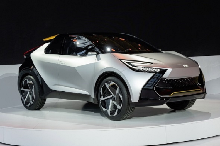 Xe được định vị trong phân khúc CUV cỡ B, cao hơn Toyota Raize.  Toyota C-HR Prologue 2023 mới thực chất chính là phiên bản tinh chỉnh của Small SUV EV - nguyên mẫu từng trình làng vào cuối năm ngoái.