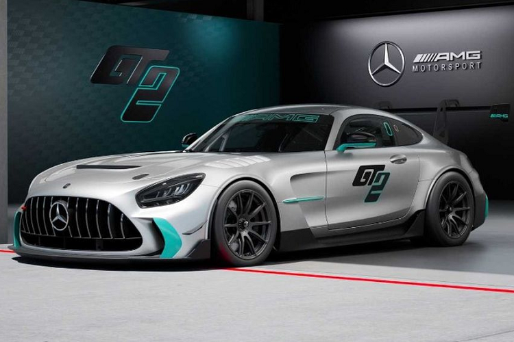 Điểm ấn tượng nhất của  Mercedes-AMG GT2 2023 mới chính là sức mạnh vận hành. Mẫu xe thể thao được trang bị động cơ V8 biturbo dung tích 4.0L, sản sinh công suất 697 mã lực. Con số này cao hơn khá nhiều so với GT4 (510 mã lực) và GT3 (khoảng 550 mã lực).