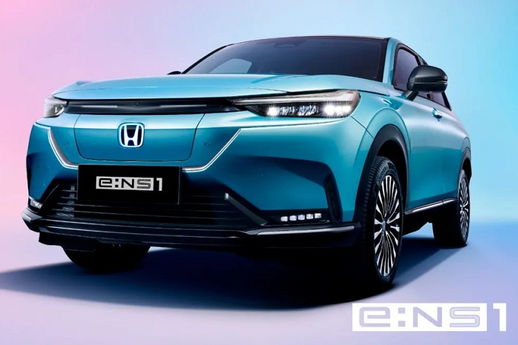 Trong triển lãm Motor Expo 2022 diễn ra tại Thái Lan vào cuối năm ngoái, hãng Honda đã mang mẫu xe concept SUV e:Prototype đến trưng bày.  Honda HR-V chạy điện này chính là phiên bản concept của 2 mẫu SUV điện Honda e:NS1 và e:NP1 đang bán tại thị trường Trung Quốc.