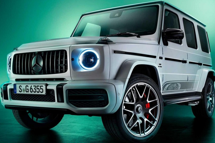 Theo thông tin vừa được các đại lý tiết lộ,  Mercedes-AMG G63 Edition 55 chính hãng sẽ sẵn sàng giao xe cho khách Việt trong tháng 2/2023 với mức giá từ 12,6 tỷ đồng. Trước đó, các đại lý cho biết sẽ chỉ có khoảng 10 chiếc Mercedes-AMG G63 Edition 55 được bán chính hãng tại Việt Nam.