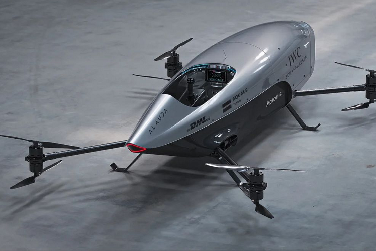  Airspeeder MK3 biết bay là sản phẩm của công ty Alauda Aeronautics – Công ty chuyên sản xuất các dòng xe điện có trụ sở tại Adelaide, được giới thiệu lần đầu tiên vào năm 2021. Theo công bố của nhà sản xuất, Airspeeder MK3 được thiết kế và chế tạo bởi các cựu kỹ sư từng làm việc cho McLaren, Jaguar, Rolls-Royce, Boeing và Brabham. 