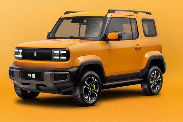  Baojun Yep chạy điện sẽ chính thức trình làng tại Triển lãm ô tô Thượng Hải vào tháng 4 tới và bắt đầu bán ra thị trường sau đó khoảng 1 tháng. Là đối thủ của Hong Guang MINI EV, Yep cũng có kích thước rất nhỏ gọn, với chiều dài 3.381 mm, rộng 1.685 mm, cao 1.721 mm.