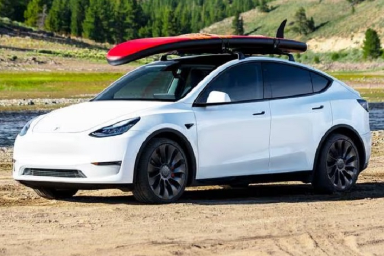 Theo đó, khởi điểm của  giá Tesla Model Y tăng lên mức 261.900 NDT (khoảng 907 triệu đồng) cho bản thấp nhất, tương đương mức tăng 0,8%.