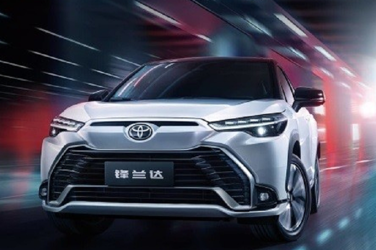 Toyota Frontlander là mẫu SUV cỡ B đã chính thức trình làng ở thị trường Trung Quốc vào hồi tháng 11/2021. Sau hơn 1 năm, mẫu xe này đã được bổ sung phiên bản nâng cấp nhẹ ở thị trường tỷ dân.  Toyota Frontlander 2023 mới về cơ bản được phát triển dựa trên Corolla Cross.