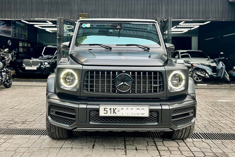 Số lượng xe SUV hạng sang  Mercedes-AMG G63 tại Việt Nam đã trên 250 chiếc với nhiều phiên bản khác nhau, từ độ chính hãng đến các hãng độ bên ngoài, đến 1 số bản đặc biệt, tất cả đều được đại gia Việt ủng hộ khá mạnh mẽ.