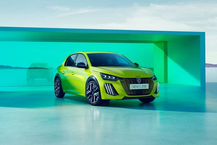 Trong năm 2022, Peugeot 208 chính là mẫu xe bán chạy nhất tại thị trường châu Âu, chấm dứt sự thống trị nhiều năm của Volkswagen Golf. Để duy trì sức hút của "gà đẻ trứng vàng", hãng đã vén màn phiên bản  Peugeot 208 2024 nâng cấp giữa vòng đời ở thị trường lục địa già.