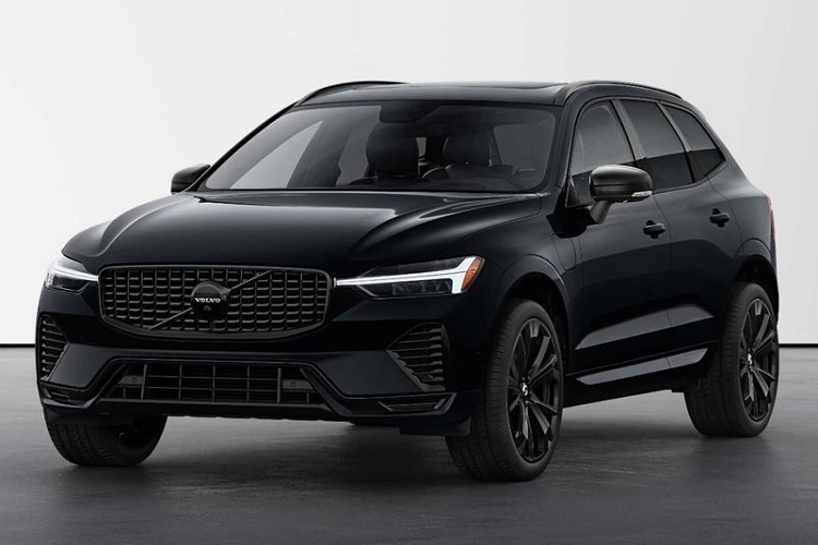 Mới đây, Volvo đã công bố bổ sung phiên bản Black Edition cho mẫu SUV đắt khách XC60. Đúng như tên gọi,  Volvo XC60 Black Edition 2024 mới nổi bật với màu sơn ngoại thất Black Onyx độc quyền, kết hợp với các chi tiết mặt ca lăng, logo hãng và ống xả đều được sơn đen.