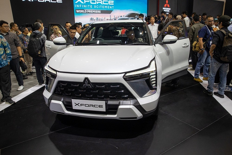 Trong triển lãm Ô tô Quốc tế Gaikindo Indonesia (GIIAS) 2023, hãng Mitsubishi đã chính thức ra mắt mẫu SUV cỡ B hoàn toàn mới mang tên Xforce. Không nằm ngoài dự đoán,  Mitsubishi Xforce 2024 mới đã nhanh chóng trở thành ngôi sao của triển lãm GIIAS năm nay. Số lượng đơn đặt hàng dành cho mẫu SUV cỡ B này đã phần nào chứng tỏ điều đó.