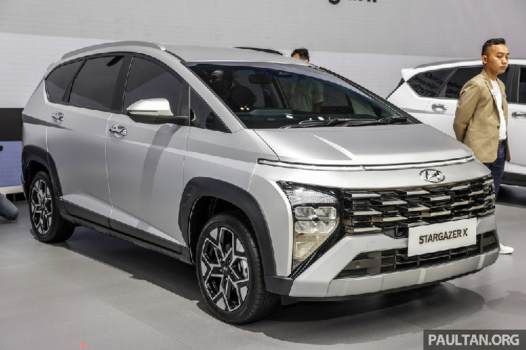 Trong triển lãm Ô tô Quốc tế Gaikindo Indonesia 2023 diễn ra vào tháng 8 năm nay, hãng Hyundai đã vén màn mẫu xe Stargazer X (Cross). Sau Indonesia, thị trường thứ hai đón nhận mẫu xe này chính là Thái Lan. Mới đây, hãng xe Hàn đã công bố thời điểm giới thiệu  Hyundai Stargazer X 2024 mới với khách hàng Thái Lan, cụ thể là vào ngày 4/10 năm nay.