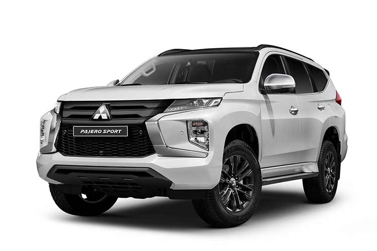 Theo đó,  Mitsubishi Pajero Sport 2023 mới sẽ có thêm ba tùy chọn màu sơn mới là: đỏ - đen, trắng - đen và đen, đi cùng một số chi tiết như: mặt ca lăng, giá nóc, mui xe, cản trước, cản sau, cánh lướt gió và mâm xe sơn được sơn màu đen. 