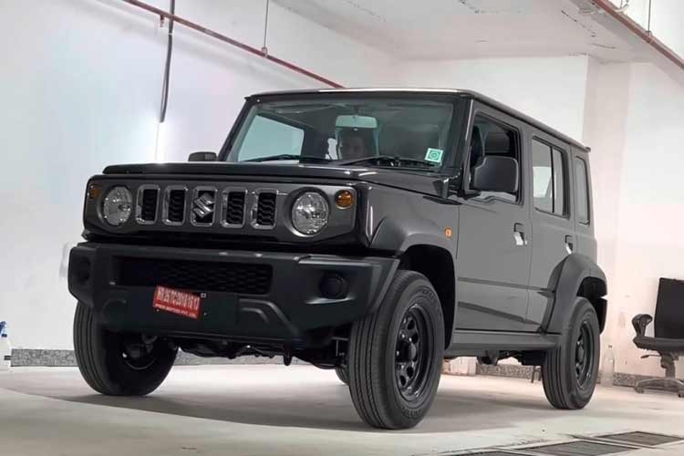 Vào hồi tháng 9 năm nay, thông tin của  Suzuki Jimny 2024 bản 5 cửa đã bất ngờ xuất hiện trên trang web dữ liệu về giá xe hơi của thành phố Jakarta, Indonesia.