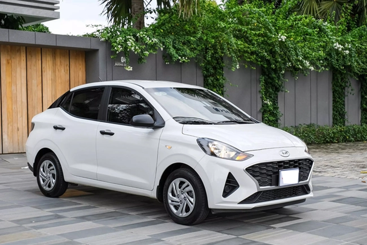  Hyundai Grand i10 mới ra mắt thị trường Việt Nam cách đây không lâu. Mẫu xe hạng A của thương hiệu Hàn Quốc sở hữu thiết kế mới hiện đại, không gian nội thất rộng rãi nên được khách hàng Việt yêu thích.