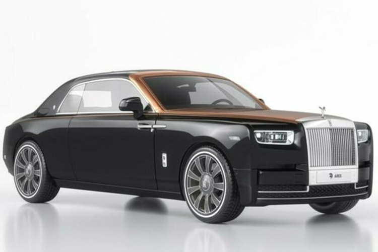 Để biến chiếc sedan  Rolls-Royce Phantom siêu sang 4 cửa thành phiên bản coupe, hãng độ đã cắt ngắn khung gầm, điều chỉnh lại tỷ lệ thân xe, đồng thời loại bỏ bộ cửa cho hàng ghế sau.