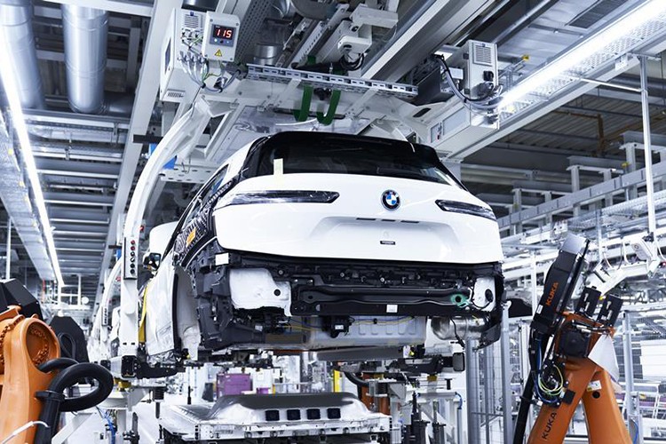 Công ty khởi nghiệp mảng robot Figure vừa ký kết một hợp đồng với BMW Manufacturing để triển khai các  robot dạng người lắp ráp ôtô BMW tại nhà máy của hãng xe Đức tại Mỹ.