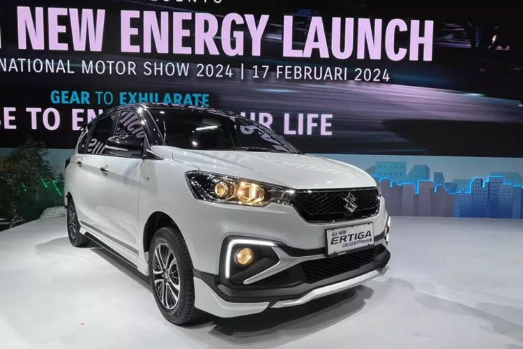 Trong triển lãm Ô tô Quốc tế Indonesia (IIMS) 2024, hãng Suzuki đã vén màn phiên bản mới của dòng MPV cỡ nhỏ Ertiga, mang tên  Suzuki Ertiga Cruise 2024 mới. Xe được định vị như phiên bản cao cấp nhất của dòng xe này, Ertiga Cruise sẽ thay thế đàn anh Ertiga Sport.