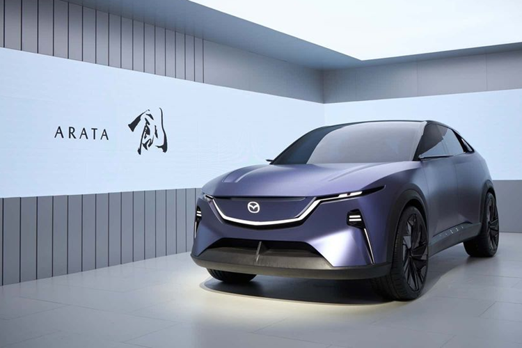 Tại triển lãm Auto China 2024 đang diễn ra ở Bắc Kinh (Trung Quốc), Mazda đã giới thiệu khá nhiều sản phẩm mới - đáng chú ý trong số đó có mẫu Mazda Arata Concept, đây được xem là bản xem trước của  Mazda CX-5 chạy điện vào thời gian tới.