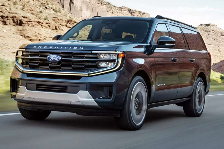  Ford Expedition 2025 mới đã chính thức ra mắt tại Mỹ với nhiều cải tiến về thiết kế ngoại/nội thất, đồng thời bổ sung thêm nhiều công nghệ, tiện ích mới. Ford cho biết Expedition thế hệ thứ năm được thiết kế để đáp ứng nhu cầu của "các gia đình lớn, năng động".