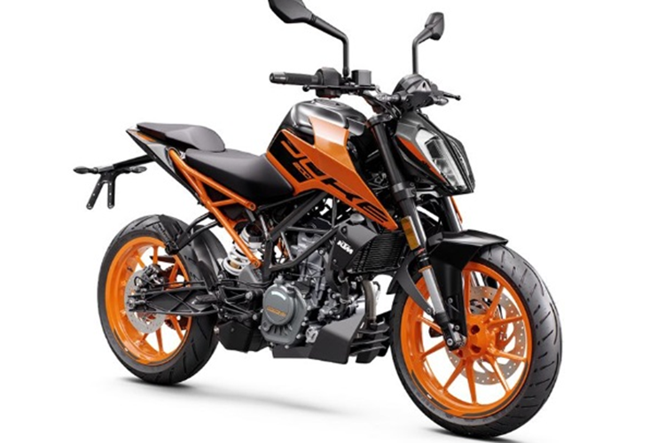 Theo đó, ở lần “lên đời” này,  KTM 200 Duke 2025 mới vẫn giữ nguyên thiết kế tổng thể và động cơ nhưng cụm đồng hồ đã được nâng cấp với màn hình kỹ thuật số TFT mới thay vì LCD như cũ.