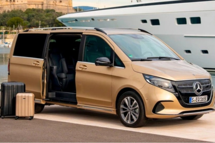 Từ đầu tháng 10, hãng xe Đức đã công bố hình ảnh chạy thử nghiệm của  Mercedes-Benz van thế hệ mới. Hãng xe cho biết, mọi xe van cỡ trung và cỡ lớn đang được Mercedes-Benz phát triển đều sẽ dùng khung gầm VAN.EA từ năm 2026.