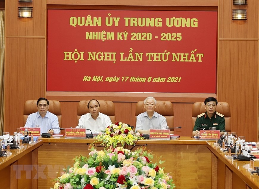 Sáng 17/6, tại Trụ sở Bộ Quốc phòng, Tổng Bí thư Nguyễn Phú Trọng, Bí thư Quân ủy Trung ương chủ trì Hội nghị Quân uỷ Trung ương lần thứ nhất khoá XI công bố Quyết định của Bộ Chính trị chỉ định các đồng chí tham gia Quân ủy Trung ương, Thường vụ Quân ủy Trung ương nhiệm kỳ 2020-2025. (Ảnh: Trí Dũng/TTXVN) 