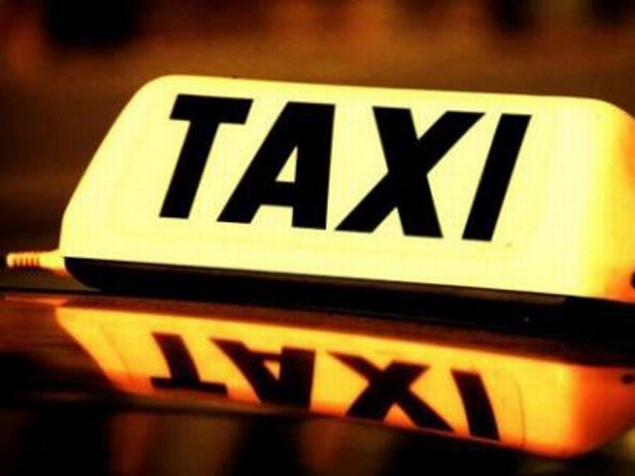 Lái taxi là nghề nguy hiểm khi gần đây xảy ra nhiều vụ án mạng giết tài xế để cướp xe. Cái chết oan khuất của tài xế taxi ở Hòa Bình xảy ra ngày 4/9/2018 mà TT&amp;CS giới thiệu dưới đây là một bài học cảnh giác. Qua câu chuyện này, mong rằng độc giả sẽ rút ra cho mình những bài học kinh nghiệm để giữ an toàn cho bản thân khi phải ra đường lúc đêm khuya. (Ảnh minh họa- Nguồn: Internet)