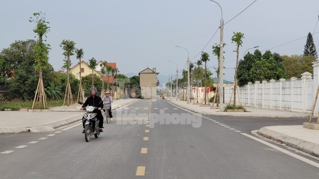 Ngôi nhà nói trên của gia đình ông Nguyễn Văn Đoàn và bà Nguyễn Thị Luyến thuộc thôn Mễ Xá 2, phường Hưng Đạo, thị xã Đông Triều, tỉnh Quảng Ninh.