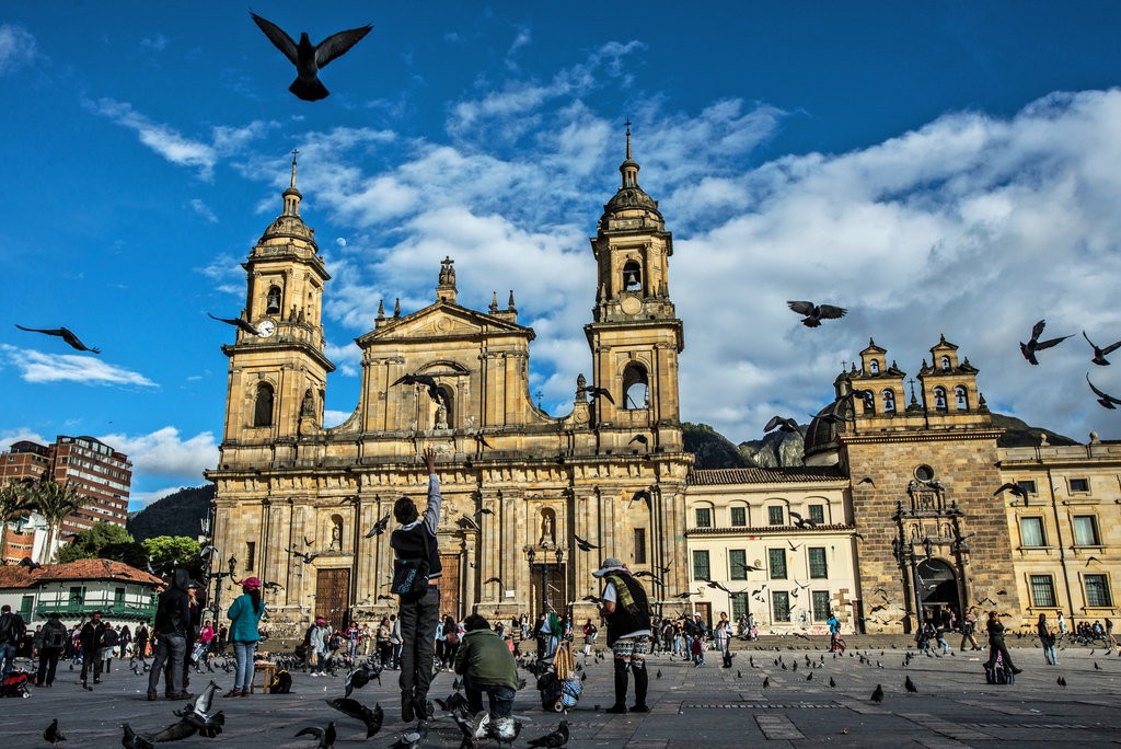  Bogota, Colombia: Là thủ đô sôi động và đậm chất lịch sử của Colombia, Bogota còn là một thành phố công nghiệp nằm ở trung tâm của đất nước. Được biết đến với việc sản xuất một trong những loại cà phê và hoa tốt nhất thế giới, có hàng ngàn người du lịch tới đây mỗi năm. Ảnh: nytimes.com.