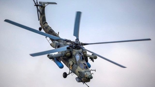  MI-28N Night Hunter (Thợ săn đêm), trực thăng chiến đấu tiên tiến của Liên Xô/Nga, được thiết kế với nhiệm vụ để thực hiện các hoạt động chiến đấu trong mọi điều kiện thời tiết, ngày lẫn đêm và ngay cả trong điều kiện tầm nhìn hạn chế và bay ở độ cao thấp.