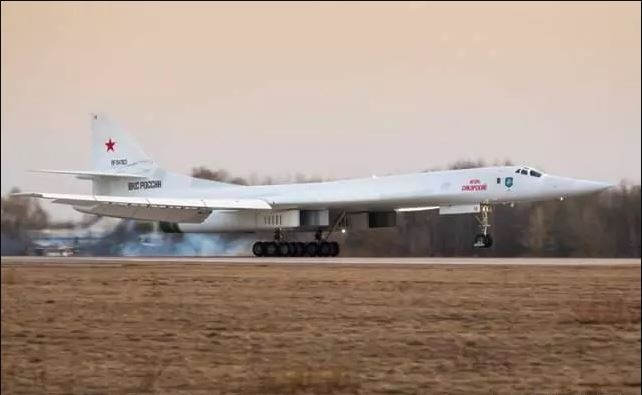 Tu-160M là loại máy bay ném bom chiến lược tiên tiến của thế giới và Trung Quốc đã “ưa chuộng” nó từ lâu. Lãnh đạo quân đội Trung Quốc có ý tưởng đưa loại máy bay này vào sử dụng ngay từ những năm 1990. 