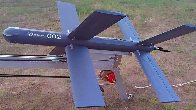 Nga tiếp tục phát triển các mẫu máy bay không người lái (UAV) quân sự, sau đó thử nghiệm chúng trong các hoạt động quân sự ở Ukraine. Vừa qua, Cục thiết kế Vostok đến từ tỉnh Ryazan, đã phát triển thành công phiên bản UAV tự sát lảng vảng mới có tên Scalpel.